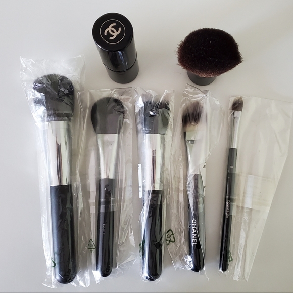 CHANEL MAKEUP BRUSHES FULL SET!!! - Picture 7 of 9